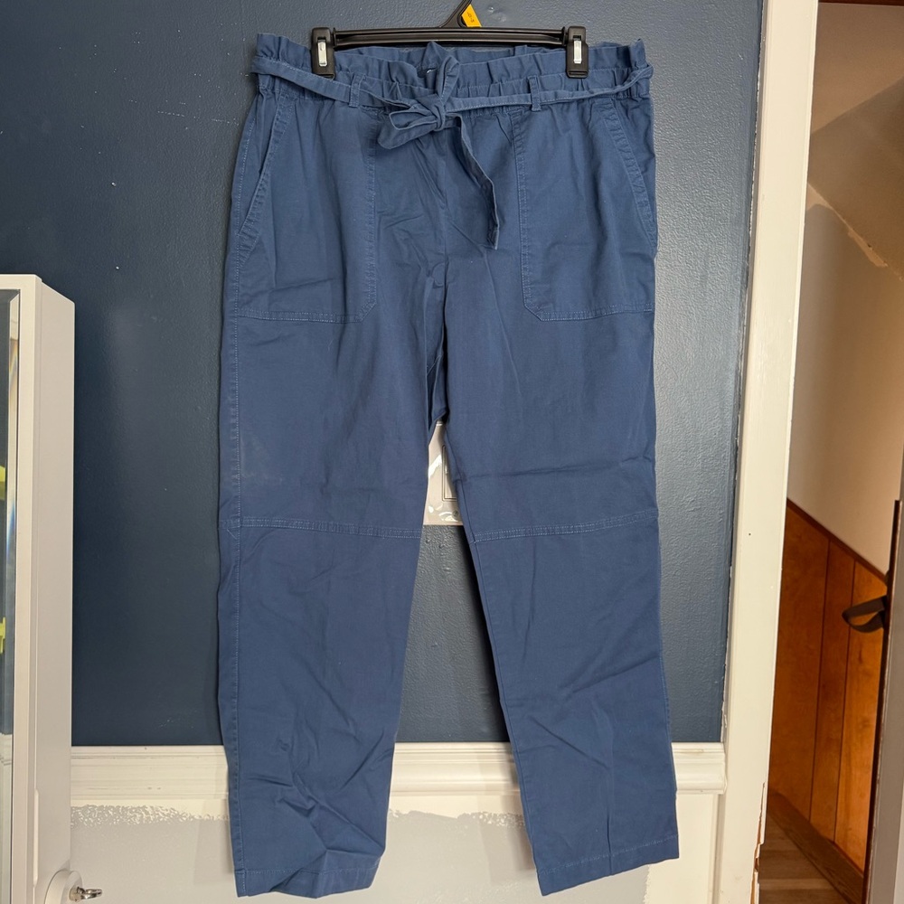 *Bundle 3 items for $6!!* Chaps Paperbag Pants